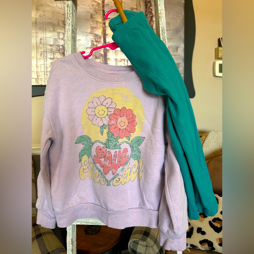 Sweatshirt and leggings